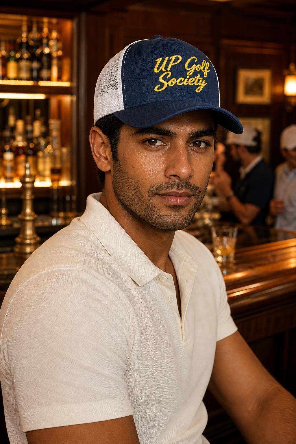 Clubhouse Trucker, Bleue/Gold – photo produit UP Golf Society