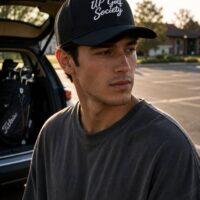 Casquette Clubhouse Trucker noire portée en situation